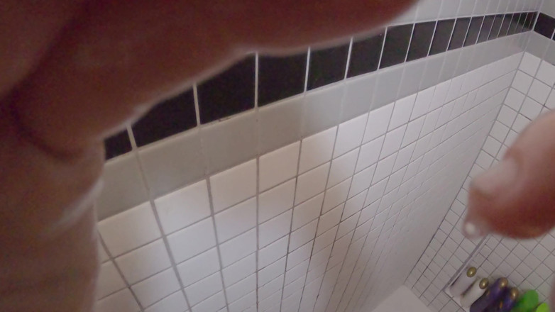 Honey Ryder Prods: Fare la doccia e testare una nuova videocamera