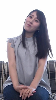 Shiori - donna sposata in uniforme del college