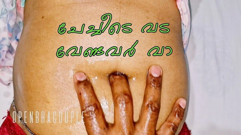 Openbra: Desi Navel fetiš show masáž olejem pupku