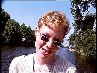 Lucky Cooch: Německá blondýnka mluví