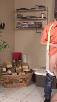 Sexy en sletterige huisvrouwen op zoek naar een pik of speelgoed om van te genieten - 4