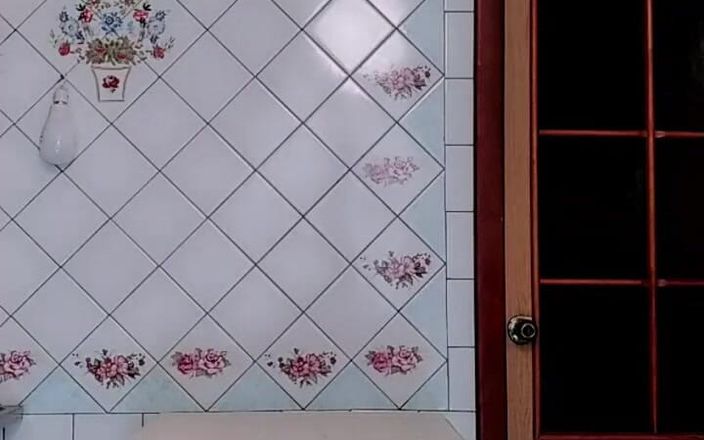 Lukerya: Musim panas. Panas di Dapur.