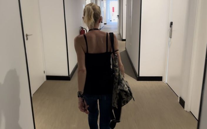 Cristina Sauvage: Porno accidental cu înregistrare de acasă la hotel - sora vitregă se...