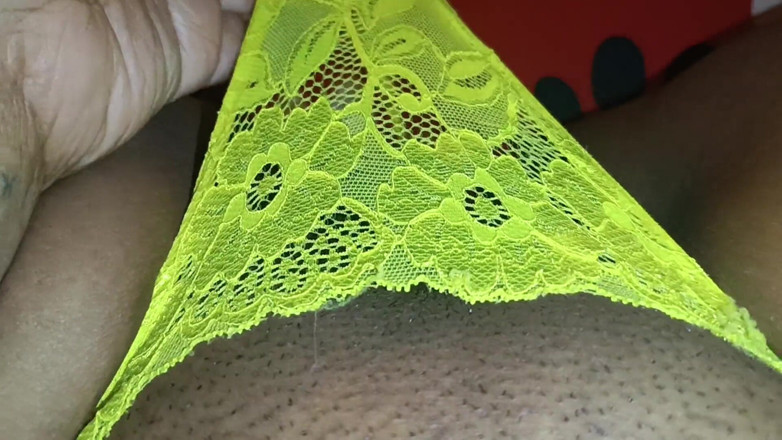 malesabenatiastar: 我一个人在家，我得到了美味的高潮