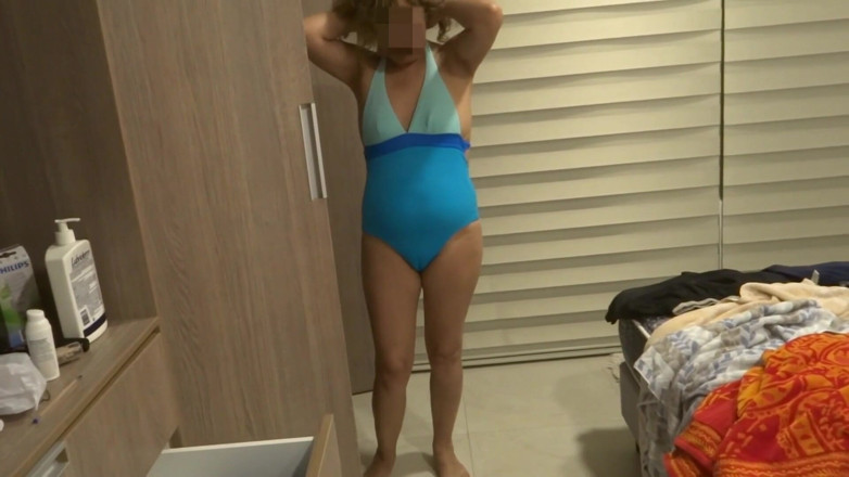 Ardientes69: Üvey Annem Plajdan Dönüyor, Soyunuyor, Işiyor, Banyo Yapıyor, Mastürbasyon Yapmamı...