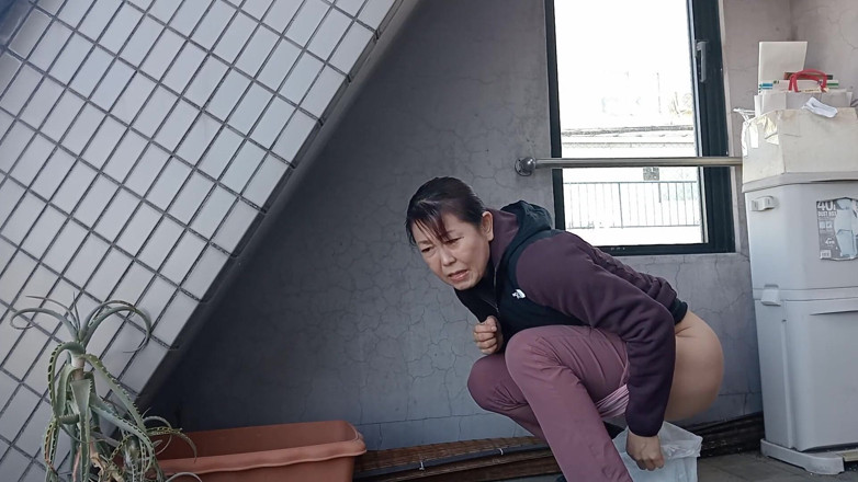 Mayumi Kanzaki: Japan wanhopige plasvideo