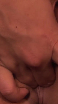 Fetiche gatitos escena 4 Tres amigas lesbianas milf comen coño en lencería