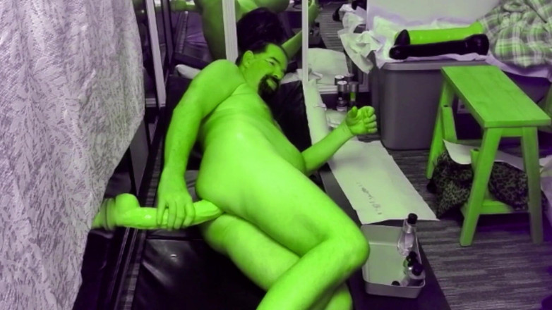 Rainforestman: レインフォレストマンスタジオエイリアンアナルおもちゃ