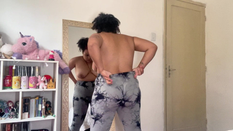 Cutiepiie Chubby: BBW, routine matinale, toilettes et pets de yoga