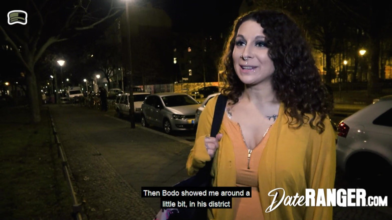 Date Ranger: Mara Martinez dikongkek duburnya di bar!