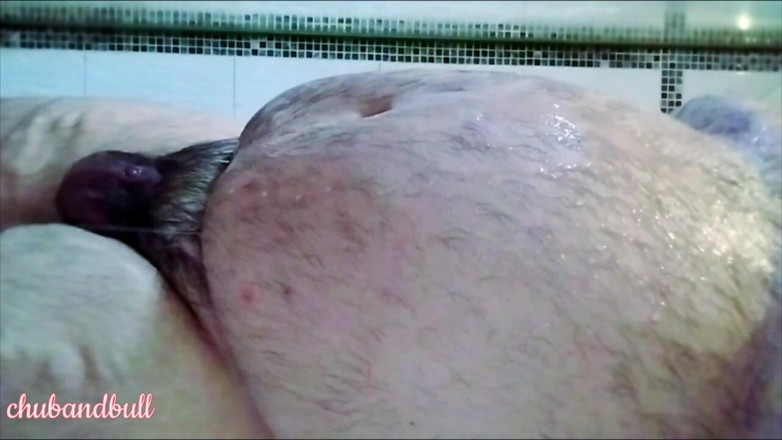 Chub_Bull: Cow showering
