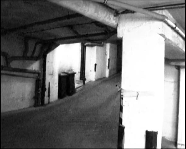 German BDSM MMV: Blonda legată se supune unei dominatoare intense sado-maso