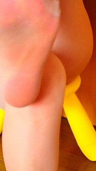 Japanese Woman Shows Feet in Stocking