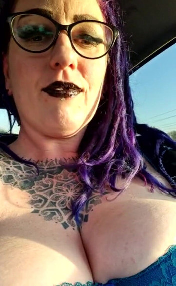 Mraltmrskinky: सड़क पर असभ्य होना