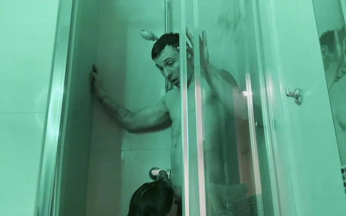 Victoria wet: Romantic Long Kiss and Sex When We Take a Shower