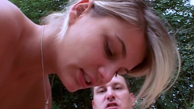 Nikky Thorne's Teen Club: Chlupatá teenagerka ošukaná venku