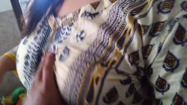 Aria Mia: Desi bhabhi chịch lỗ hậu thô bạo bởi devar trong...