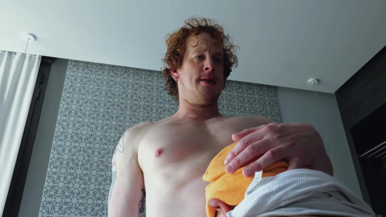 Tom Storm: Axel Two: Christian în genunchi