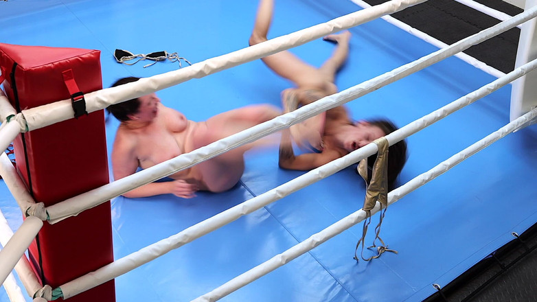 Red sign wrestling: Katt Noir V Alora Lux