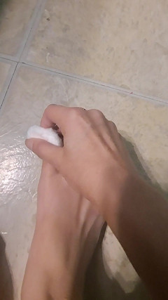 Naughty alchemy: Rimozione di lucido per pedicure