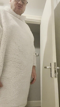 Cewek sange ini lagi asik ngentot sambil pakai stoking