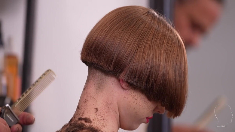 Euro Bald: 모니크 주