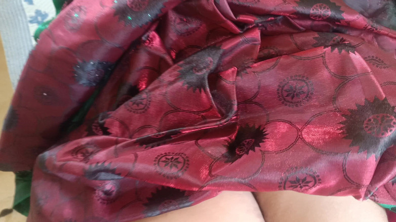 Magilmathi: Personal de oficina compartió cama con su dueño 4