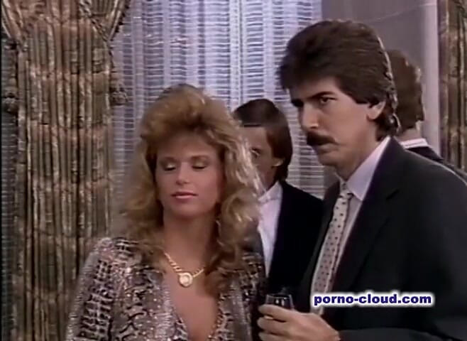 Porno Cloud: Wedding with hairy pussy