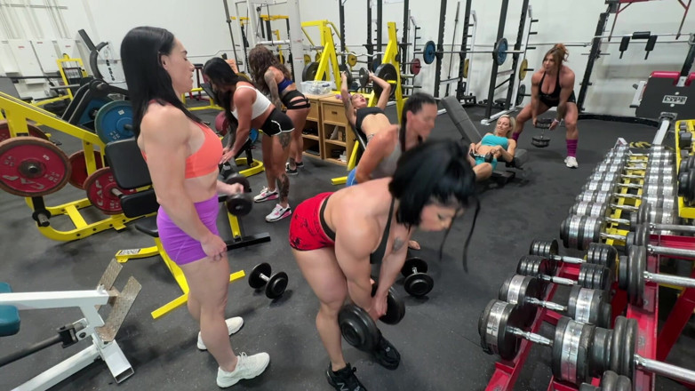 Lora Cross: Senaman gim bogel W Muscle Babes Andi, Tapered P, Vanessa...