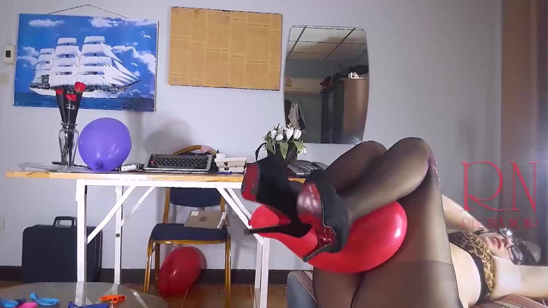 Regina Noir: Office obsession, the naked secretary in the office puts on...