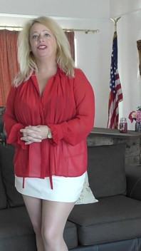 Ann, Femme Au Foyer Excitée, Aime Exhiber Son Corps Mature Nu Pendant Que Vous La Regardez!