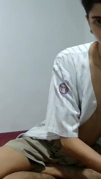 Juckar min bick twink kuk medan jag suger en svart dildo tills jag cum