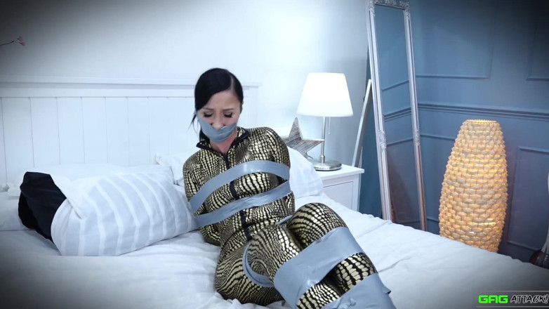 Gag Attack: Lily - 窃贼束缚做梦
