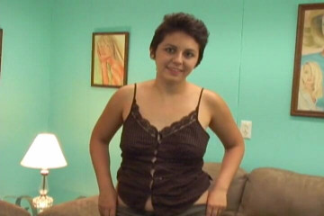 Radical: Amateur casting with chubby housewife
