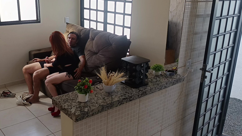 Porcelain Doll: Suami yang mencurigakan memasang kamera di rumah dan menangkap isteri...