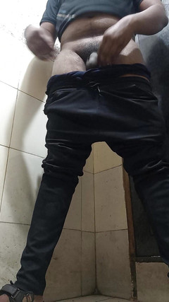 Indoor ally: Zadek velké černé díry, ten velký penis