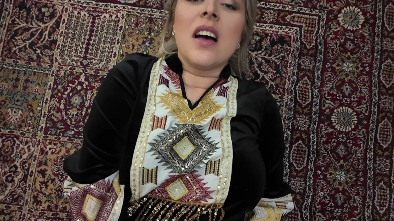 Amateur Homemade Porn: Sexo con madrastra alta y grande Nikky Dream