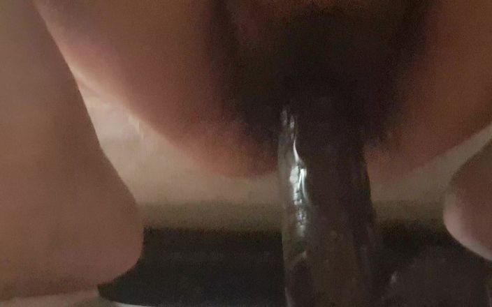 Mommy big hairy pussy: Волохата пизда жадібної мамки