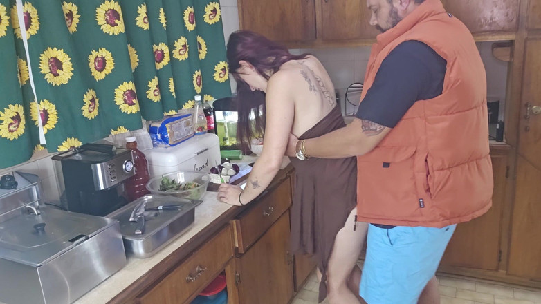 Sparowdox: Quickie Kitchen Fuck