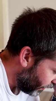 Maagdelijke rand houdt van als iemand kijkt: breng haar stiefzoon, man of stiefzus mee, maar fok haar