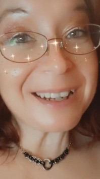 Get to know this sexy MILF better.