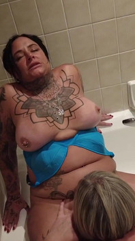 Prawdziwa zamiana międzyrasowej żony - podwójne creampie 4 Cheyenne & Shooting Star na Cleansup Duty