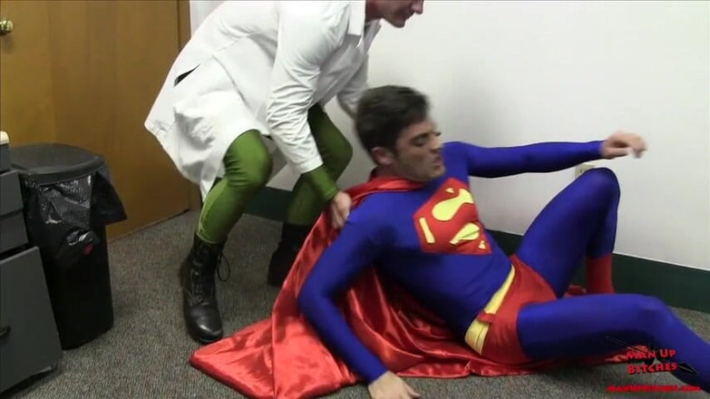 ManUpFilms: Superman Gets Ballbusted