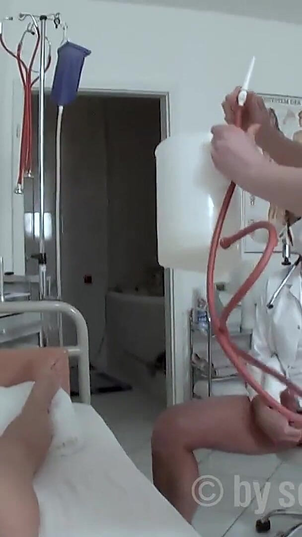 Klink by sextermedia: Blowjob on medical certificate