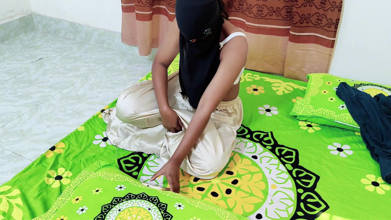 HottyKisku02: Une femme desi infidèle se fait prendre en flagrant délit...