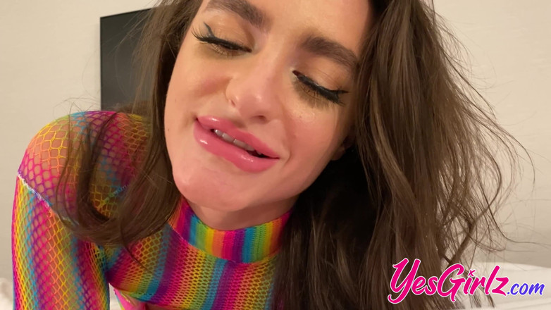YesGirlz: Mila Taylor总是在想你的鸡巴