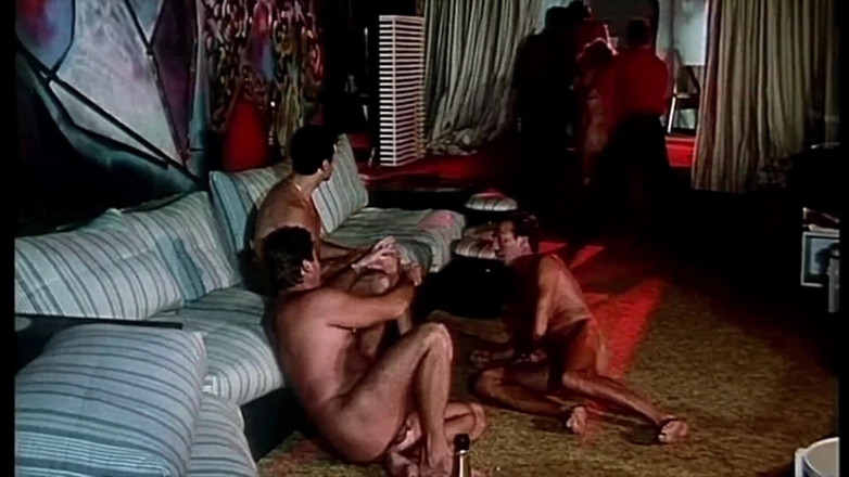 Inthe MILF room: Милли Д'Аббраччо трахнули в DP на винтажной оргии