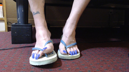 Abby Anna: Unhas extra longas em flipflops