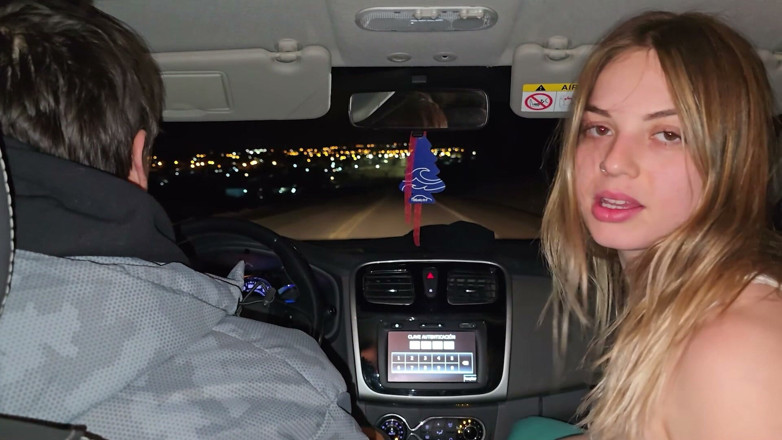 Knock Knock Club: Troie Sporche Succhiano Il Cazzo in Uber Prima Della Festa!...