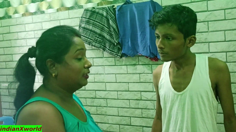 Indian Xshot: Ragazzo teenager desi scopa la signora arrapata a casa